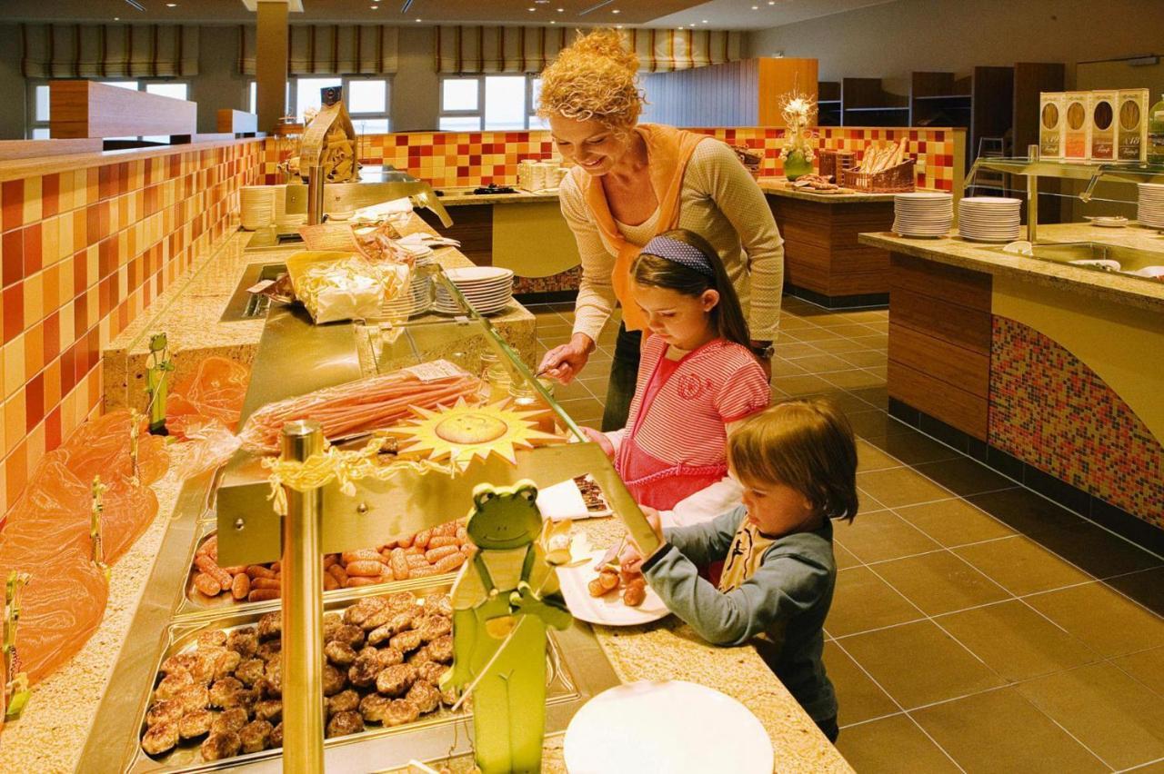 Resort Dorfhotel Boltenhagen Boltenhagen Екстер'єр фото